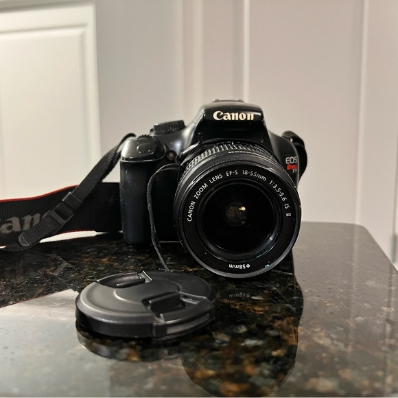 Canon EOS Rebel T3 DLSR Camera EFS 18-55mm lens (Great Starter Camera!) - Picture 3 of 9